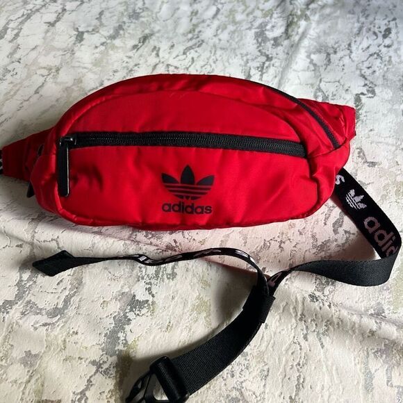 Adidas Belt Bag  Waist bag Red / Black - Picture 1 of 11